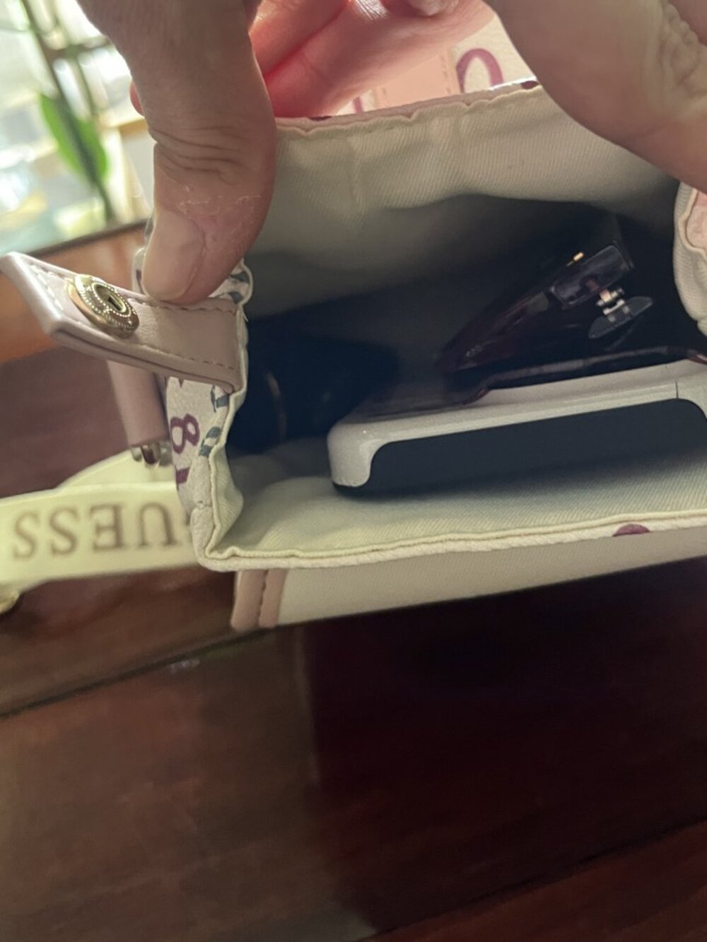 GUESS Juniper Pink Logo Print Phone Crossbody Mini Purse Wallet Bag - Picture 14 of 15